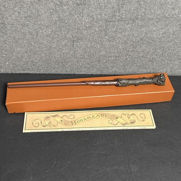 Harry Potter Universal Studios The Wizarding World of Harry Potter Magical Wand - Picture 1 of 9